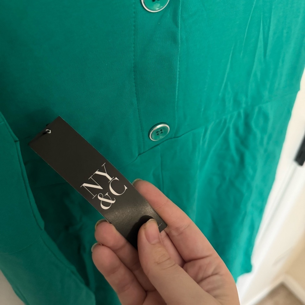 New York & Company Green Button-Back Mini Dress - Picture 5 of 9